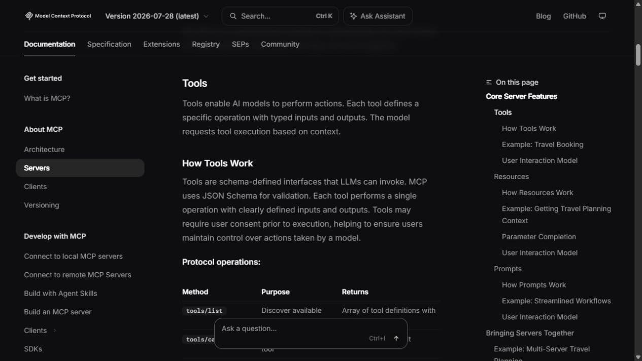 Sección Tools de la documentación oficial de Model Context Protocol, donde se explica que cada herramienta define una operación específica.